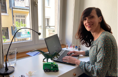Natasa Karnath, Geschäftsleiterin der Genossenschaft Zeitgut Zürich Höngg-Wipkingen, im Homeoffice.